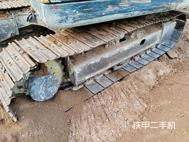 左驅(qū)動輪（行走機構(gòu)）