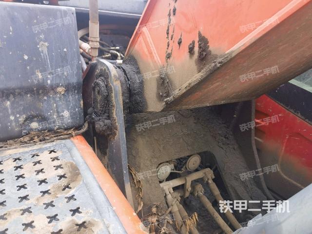 大臂根部?斜視(工作和回轉(zhuǎn)裝置) 大臂根部?斜視(工作和回轉(zhuǎn)裝置)