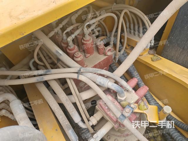 回轉(zhuǎn)馬達(dá)（上車部件）