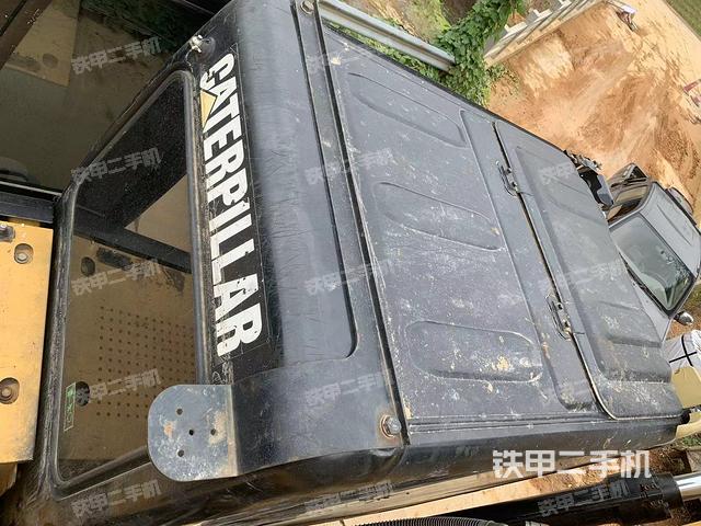 駕駛室頂部(整機外觀) 駕駛室頂部(整機外觀)