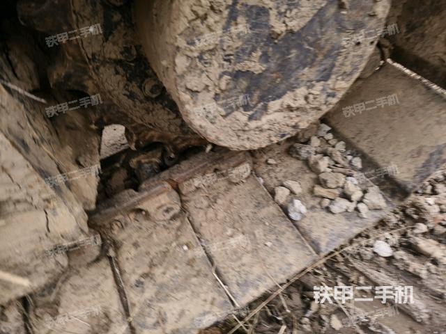 單側履帶整體(整機外觀) 單側履帶整體(整機外觀)