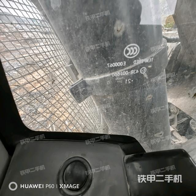 左后方玻璃角標(biāo)（駕駛室部分）