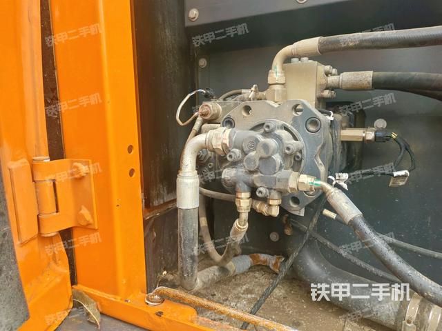 液壓泵斜45?左(大件艙室) 液壓泵斜45?左(大件艙室)