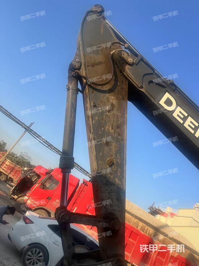 大臂背部俯視（工作和回轉(zhuǎn)裝置）