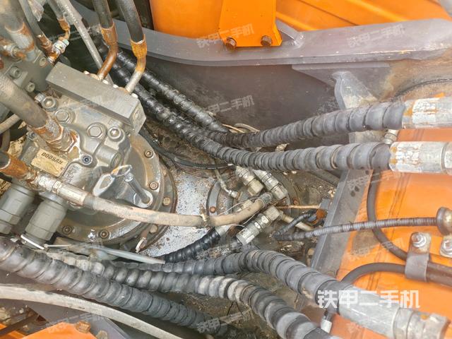 中央回轉(zhuǎn)接頭特寫(上車部件) 中央回轉(zhuǎn)接頭特寫(上車部件)