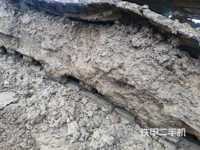 單側(cè)履帶整體（整機(jī)外觀）