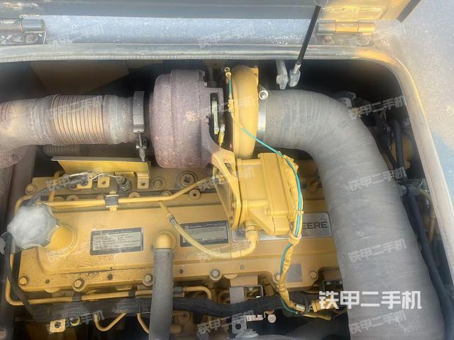 發(fā)動(dòng)機(jī)室（上車部件）