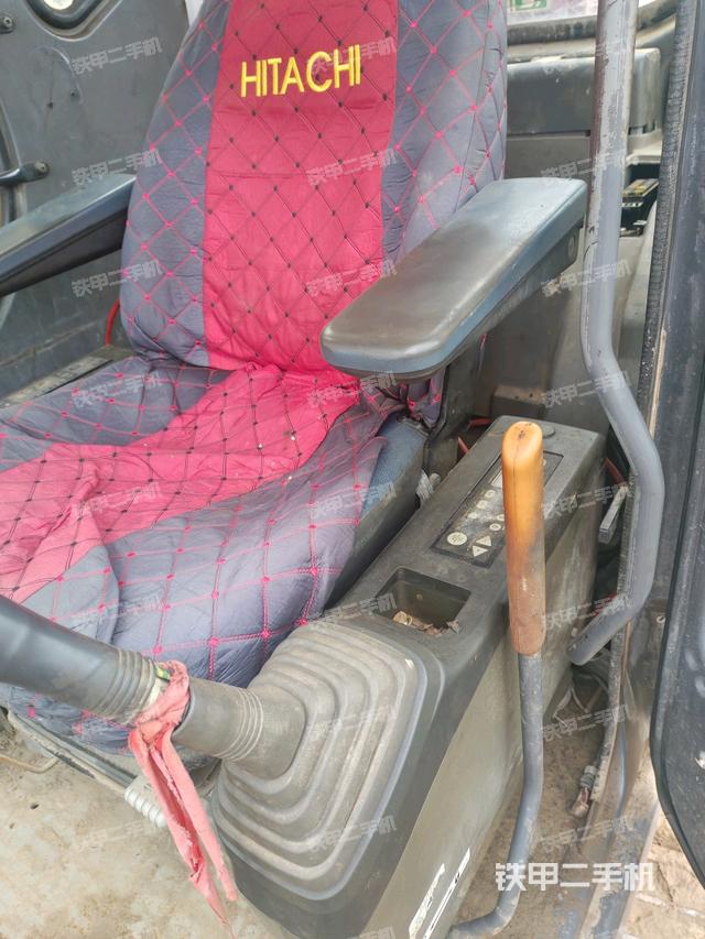 座椅左側(cè)控制臺(tái)/音響/含左手柄（駕駛室部分）