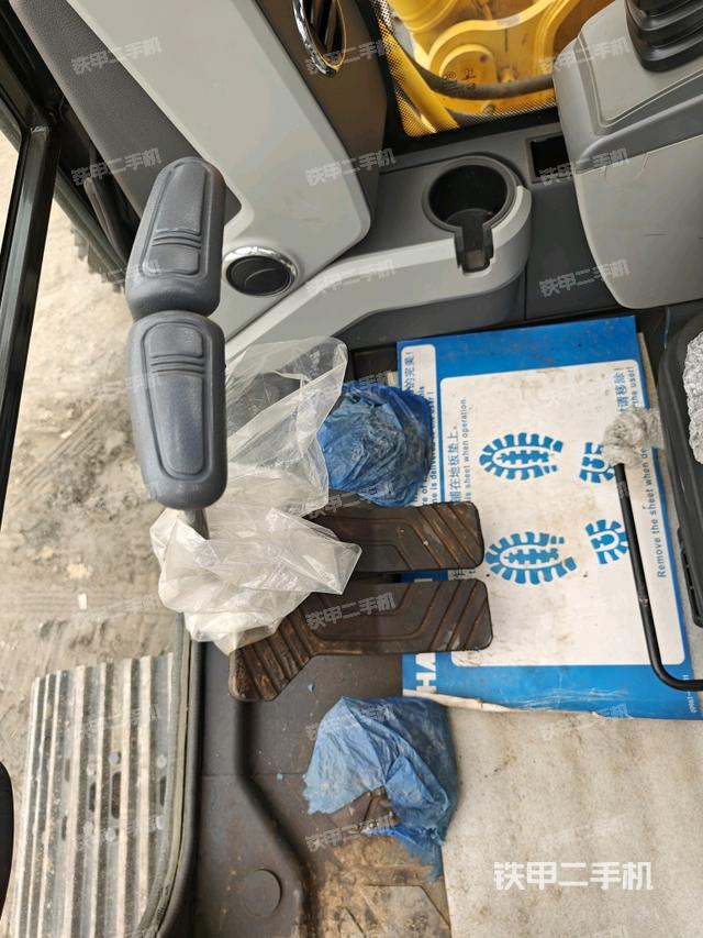 座椅左側(cè)控制臺(tái)/音響/含左手柄（駕駛室部分）