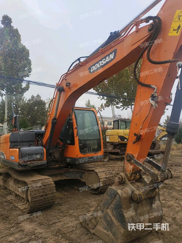 大臂整體?右側(cè)(工作和回轉(zhuǎn)裝置) 大臂整體?右側(cè)(工作和回轉(zhuǎn)裝置)