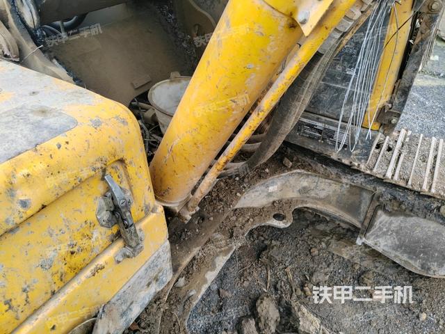 小臂整體右前(工作和回轉(zhuǎn)裝置) 小臂整體右前(工作和回轉(zhuǎn)裝置)