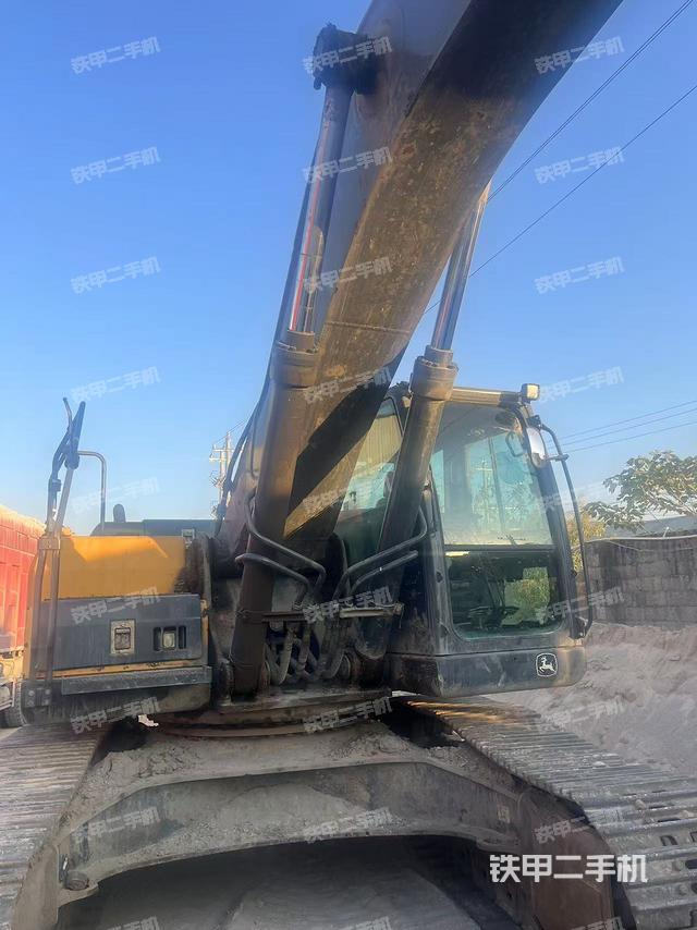 大臂油缸整體?豎拍（工作和回轉(zhuǎn)裝置）