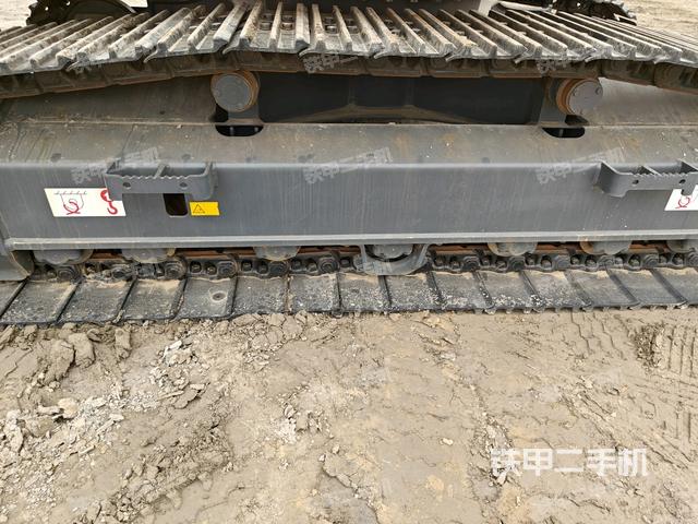 左驅(qū)動(dòng)輪（行走機(jī)構(gòu)）