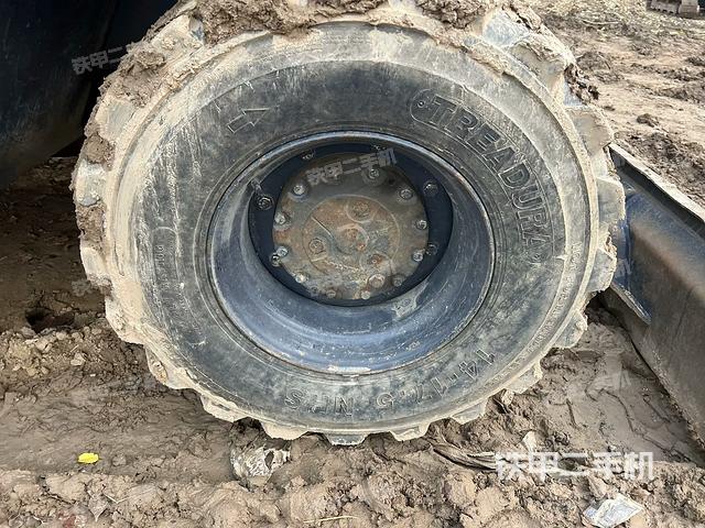 單側(cè)履帶整體（整機(jī)外觀）