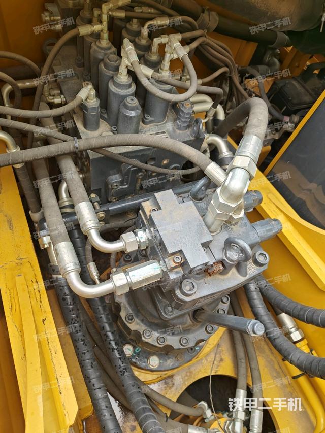 回轉(zhuǎn)馬達(dá)（上車部件）