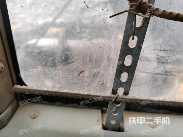 后窗玻璃角標(biāo)(駕駛室部分) 后窗玻璃角標(biāo)(駕駛室部分)