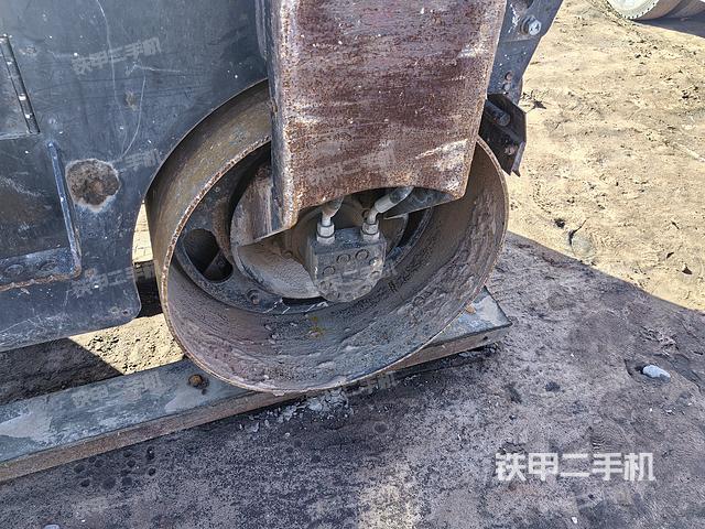 整機(jī)左側(cè)（設(shè)備外觀及核心部件）