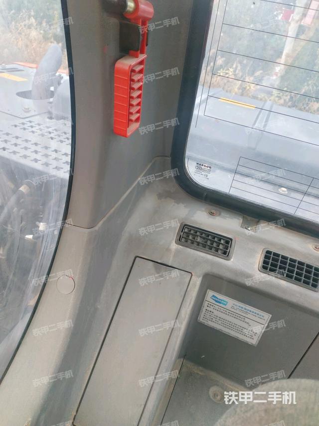 后窗玻璃角標(biāo)(駕駛室部分) 后窗玻璃角標(biāo)(駕駛室部分)