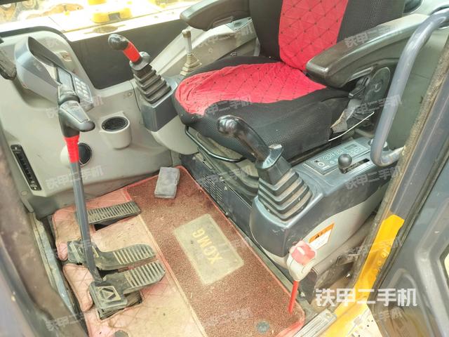 駕駛室整體(整機(jī)外觀) 駕駛室整體(整機(jī)外觀)