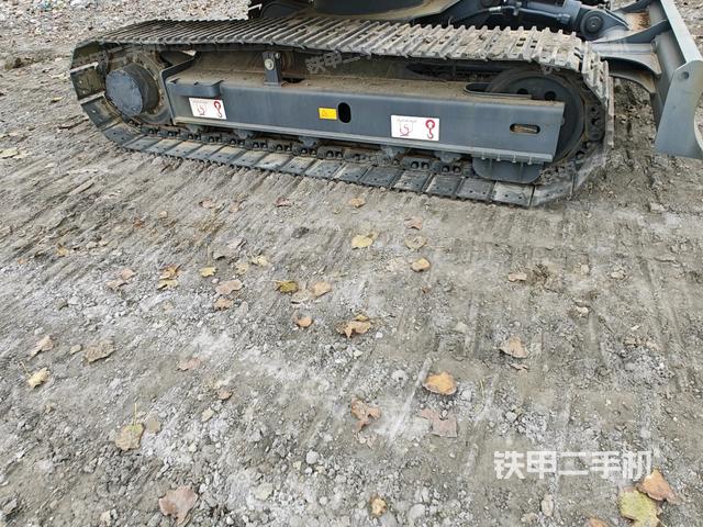 左側(cè)履帶整體?(行走機(jī)構(gòu)) 左側(cè)履帶整體?(行走機(jī)構(gòu))