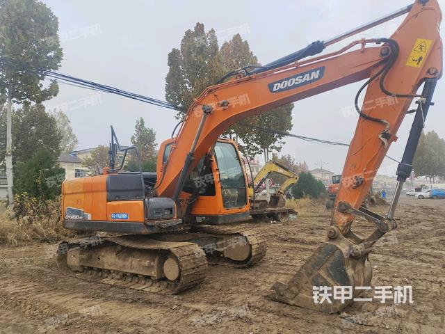 右前45(整機(jī)外觀) 右前45(整機(jī)外觀)