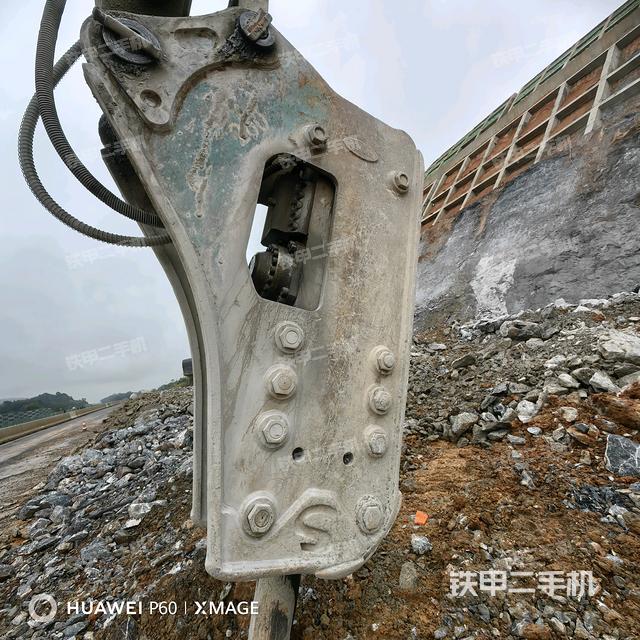 大臂背部俯視（工作和回轉(zhuǎn)裝置）