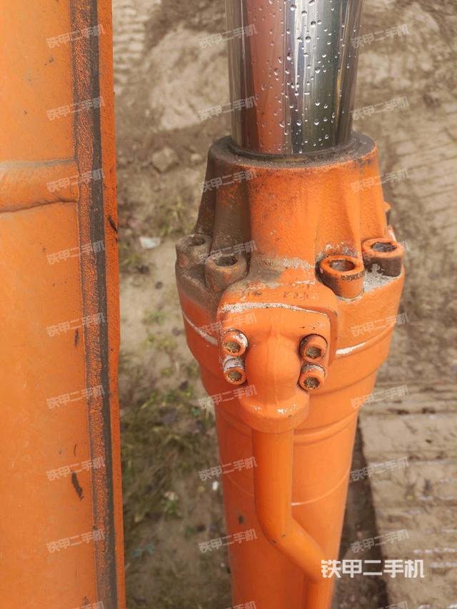 大臂油缸整體?豎拍（工作和回轉(zhuǎn)裝置）