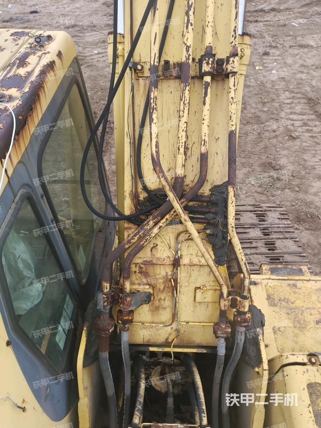 大臂背部俯視（工作和回轉(zhuǎn)裝置）