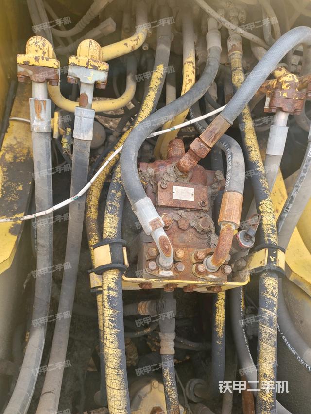 回轉(zhuǎn)馬達（上車部件）