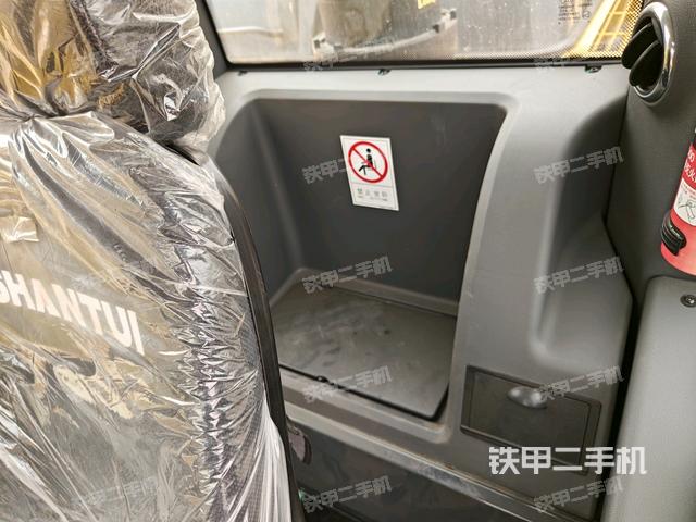 座椅后部（駕駛室部分）