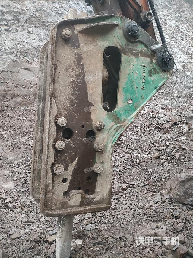 整機(jī)右側(cè)(設(shè)備外觀及核心部件) 整機(jī)右側(cè)(設(shè)備外觀及核心部件)