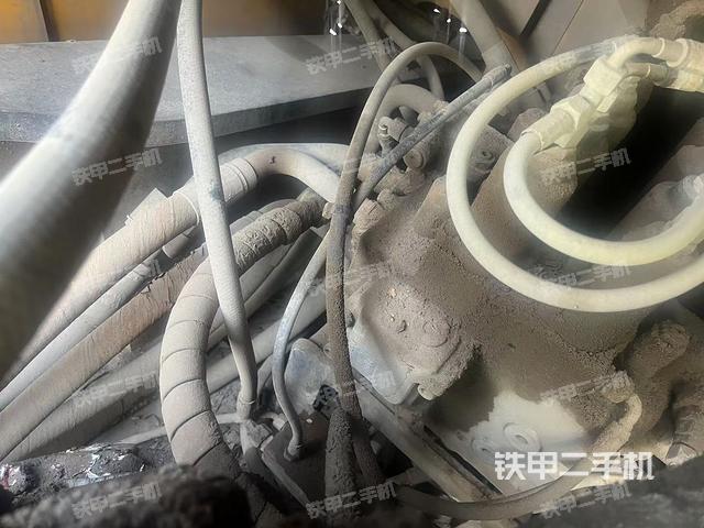 氣門(mén)室蓋螺絲特寫(xiě)（上車部件）