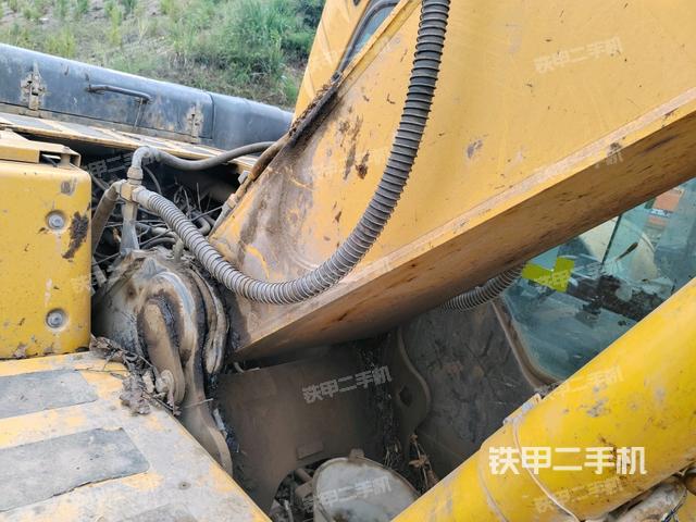 大臂根部?斜視(工作和回轉(zhuǎn)裝置) 大臂根部?斜視(工作和回轉(zhuǎn)裝置)