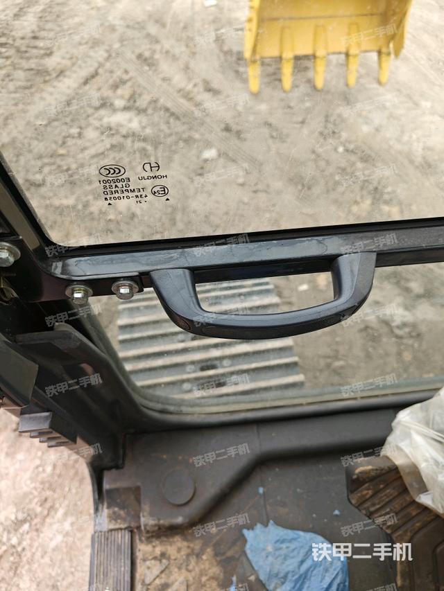 后窗玻璃角標(biāo)（駕駛室部分）