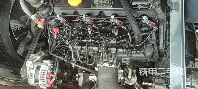 回轉(zhuǎn)馬達和主控閥（整機外觀）