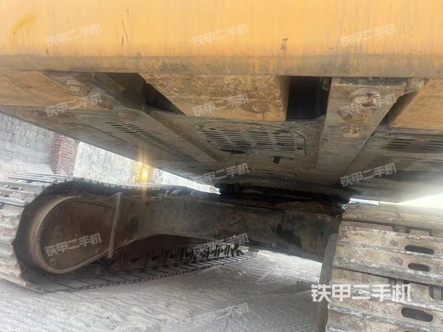 右側(cè)履帶整體（行走機(jī)構(gòu)）