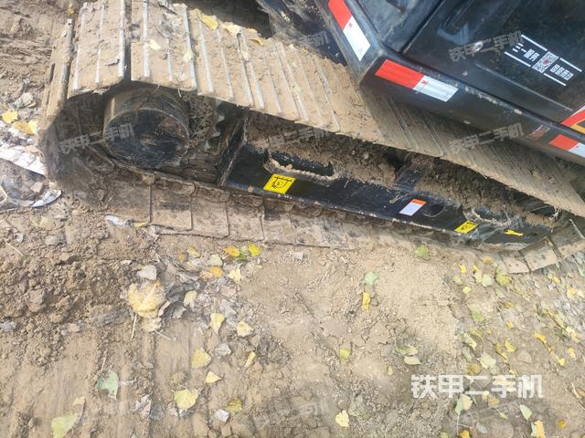 單側(cè)履帶整體（整機(jī)外觀）