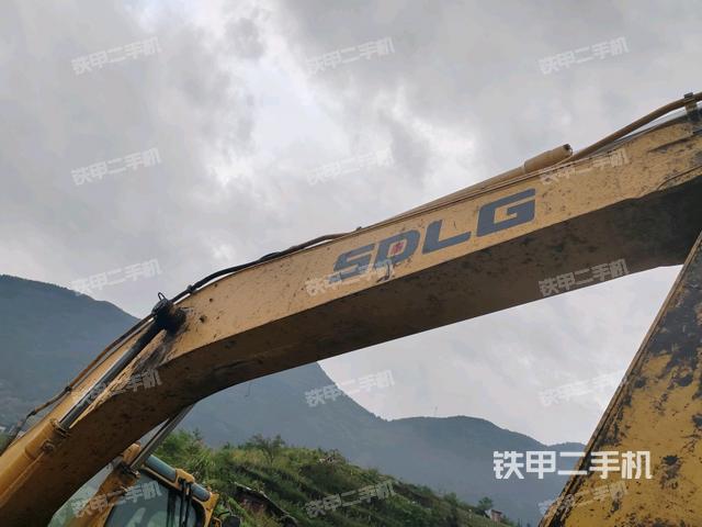 大臂整體?右側(cè)(工作和回轉(zhuǎn)裝置) 大臂整體?右側(cè)(工作和回轉(zhuǎn)裝置)