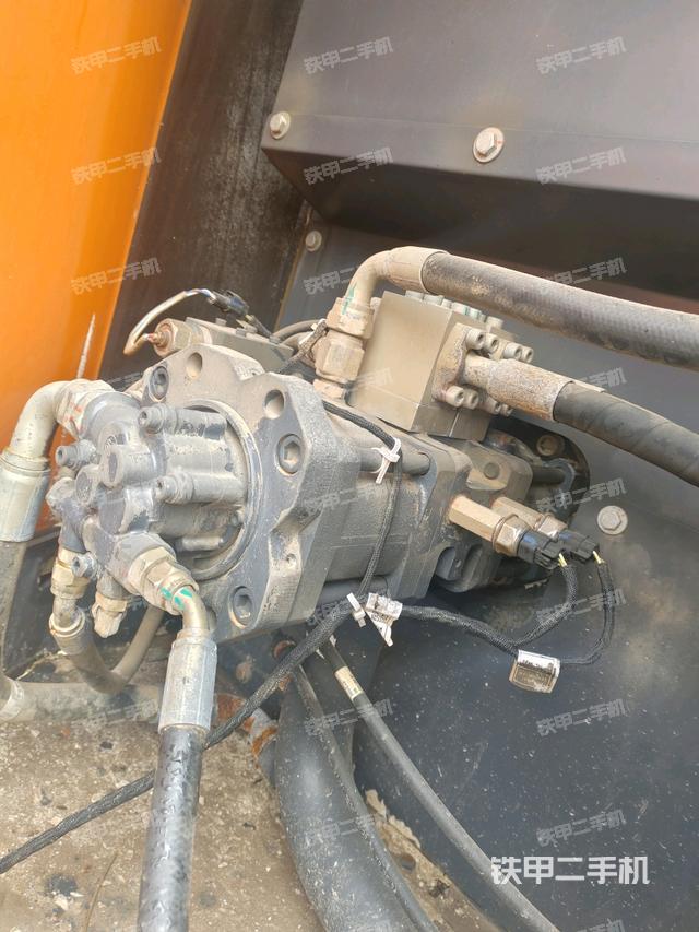 液壓泵斜45?右(大件艙室) 液壓泵斜45?右(大件艙室)