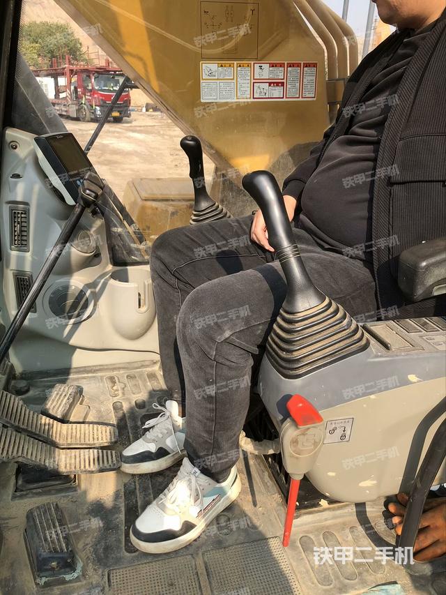 駕駛室整體（整機(jī)外觀）