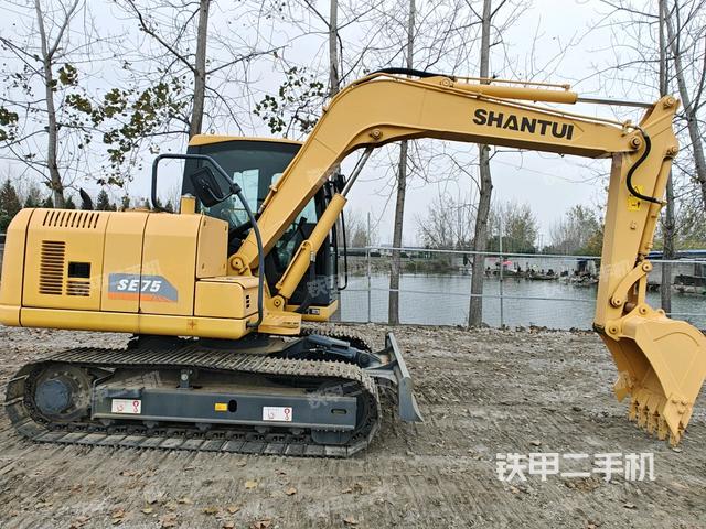 右前45(整機(jī)外觀) 右前45(整機(jī)外觀)
