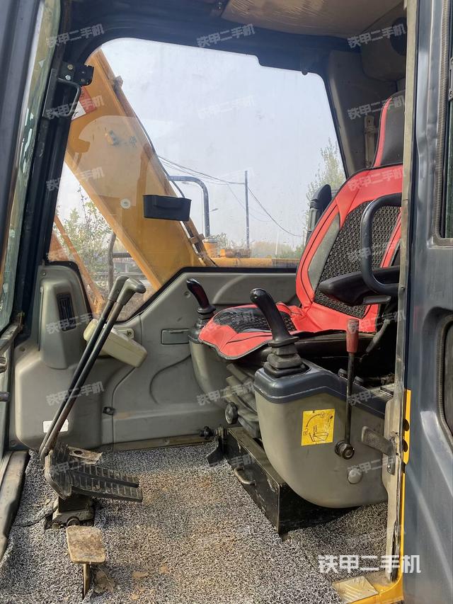 駕駛室頂部（整機(jī)外觀）