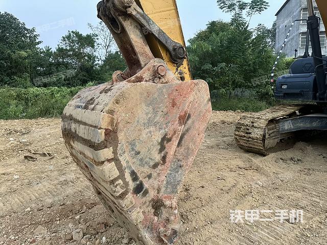 大臂整體?右側(工作和回轉裝置) 大臂整體?右側(工作和回轉裝置)