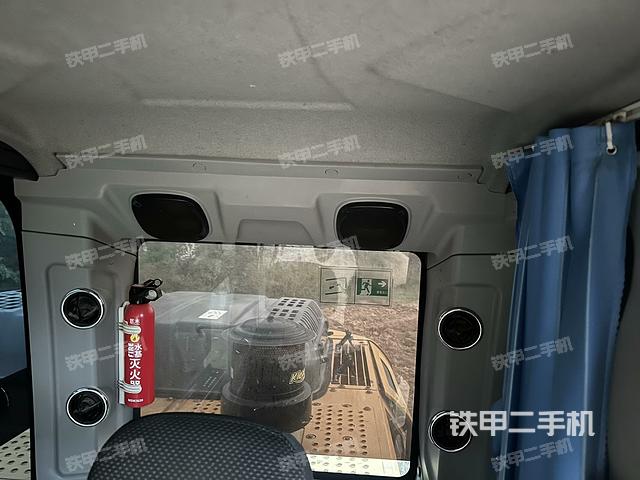 座椅右側控制臺/鑰匙門/油門/含右手柄(駕駛室部分) 座椅右側控制臺/鑰匙門/油門/含右手柄(駕駛室部分)