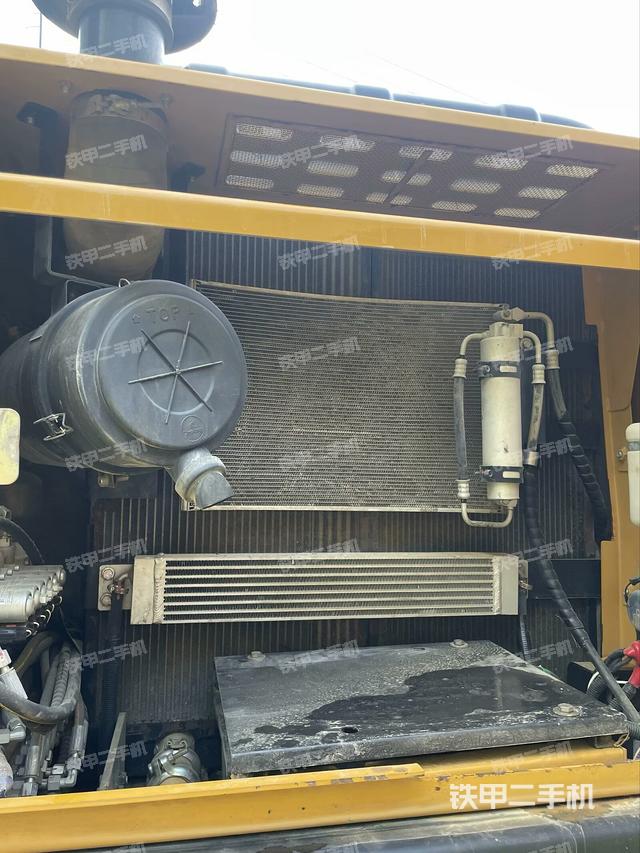 液壓泵斜45?左（大件艙室）