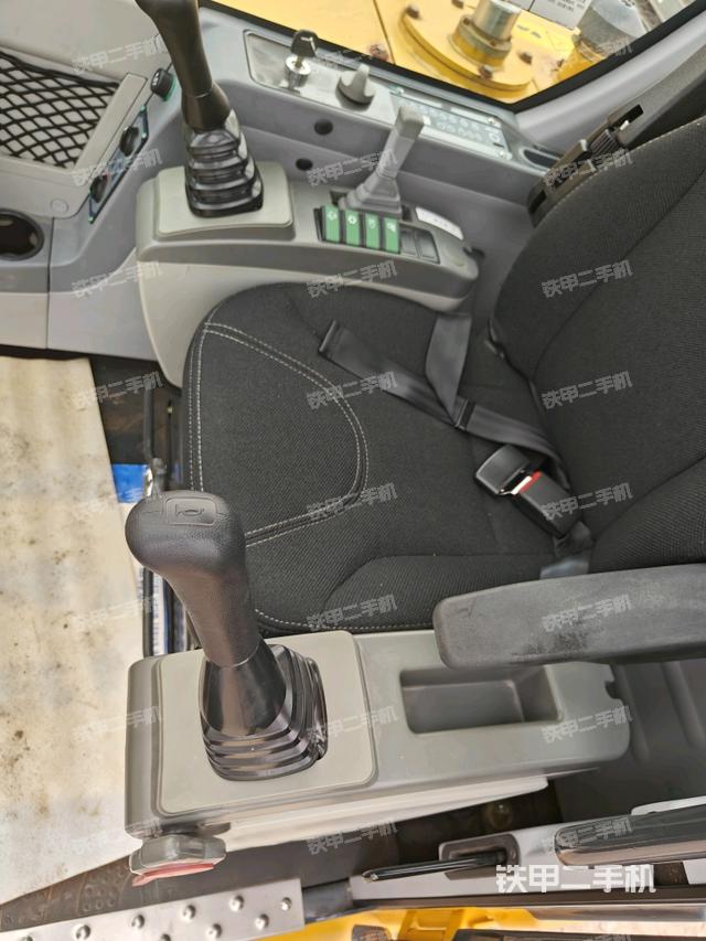 座椅后部（駕駛室部分）