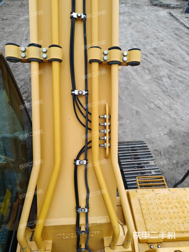 大臂背部俯視（工作和回轉(zhuǎn)裝置）