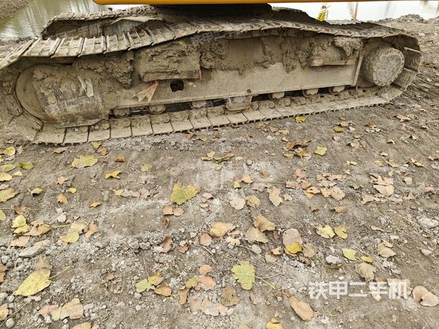 右側(cè)行走馬達蓋板（行走機構(gòu)）