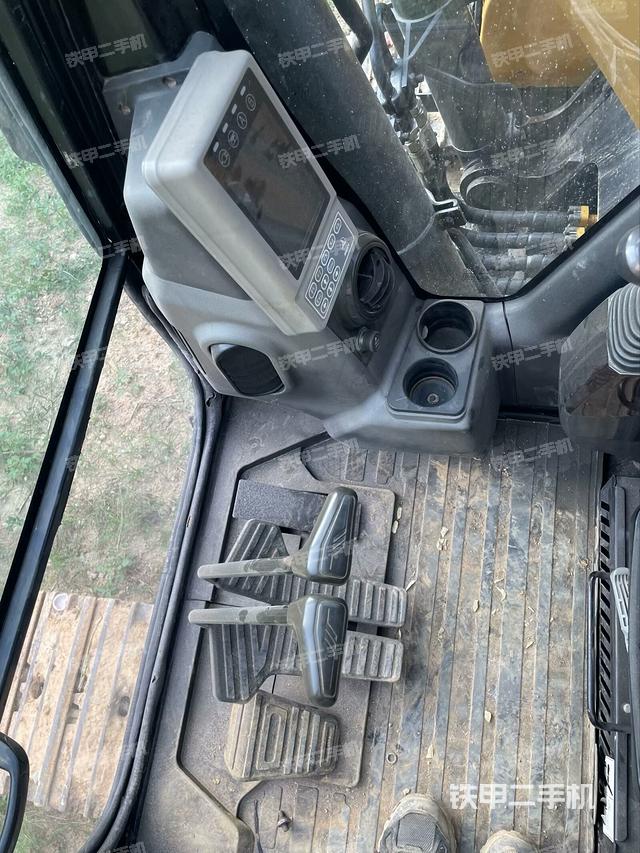 座椅左側控制臺/音響/含左手柄（駕駛室部分）