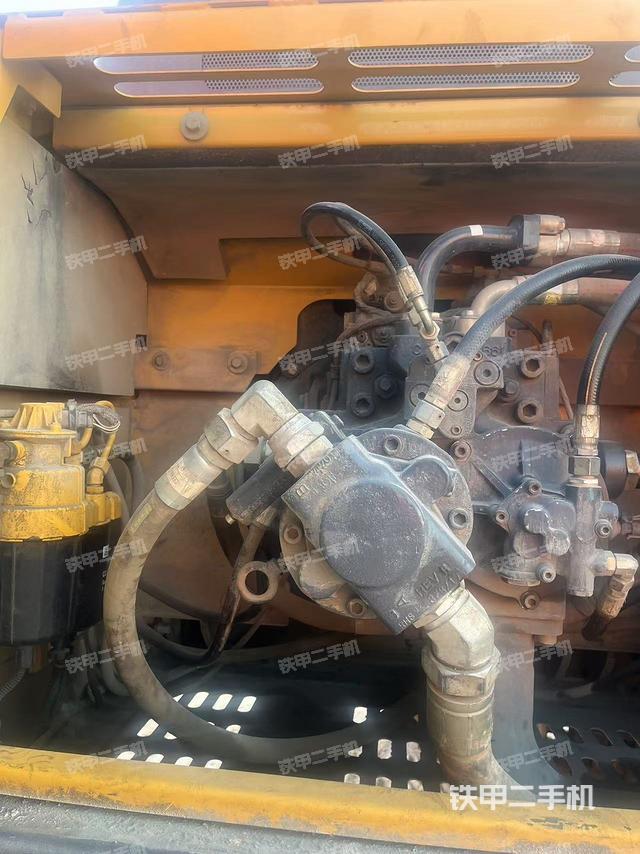 液壓泵斜45?左（大件艙室）